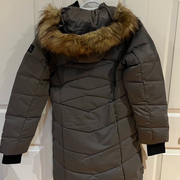 Lole, Size:Small, Grey and long winter Jacket (Brand new) - Picture 3 of 5